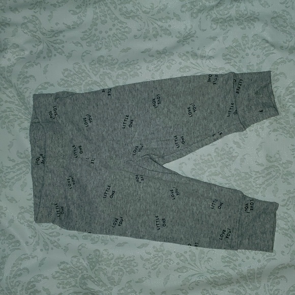 Carter's Outfit - Picture 3 of 3